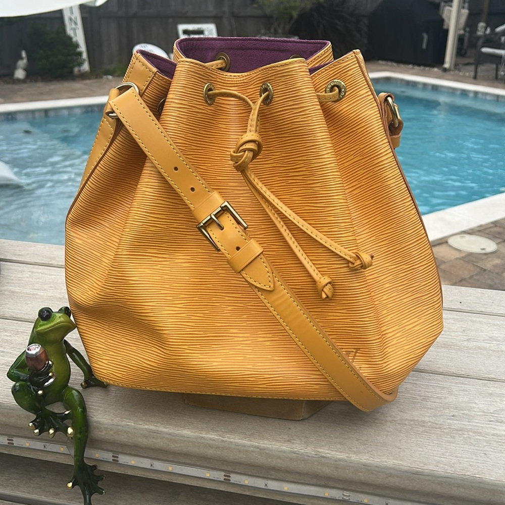 Louis Vuitton Petit Noé Bag - Picture 2 of 4